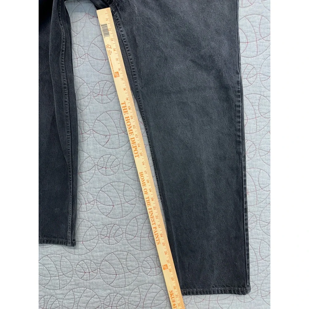 Levi's 550 Jeans Black Relaxed Fit Tapered Leg VTG Made in Canada / Men's 38x32